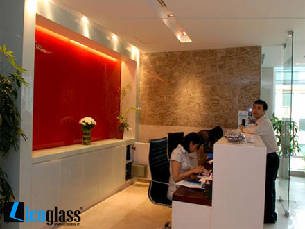  KÍNH MÀU ỐP VĂN PHÒNG