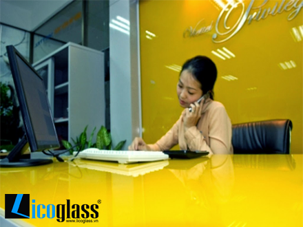  KÍNH MÀU ỐP SẢNH VĂN PHÒNG